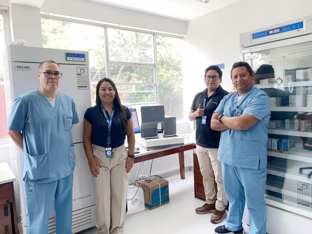 clientes-bioassay-personal-equipamiento-laboratorio