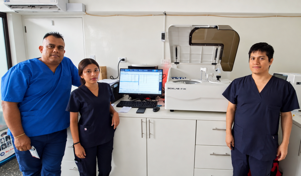 clientes-bioassay-personal-laboratorio-analizador